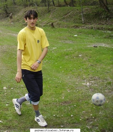Fotbal... - cu dedicatzie Speciala cred:D:D:D:...Macar aci - Sport